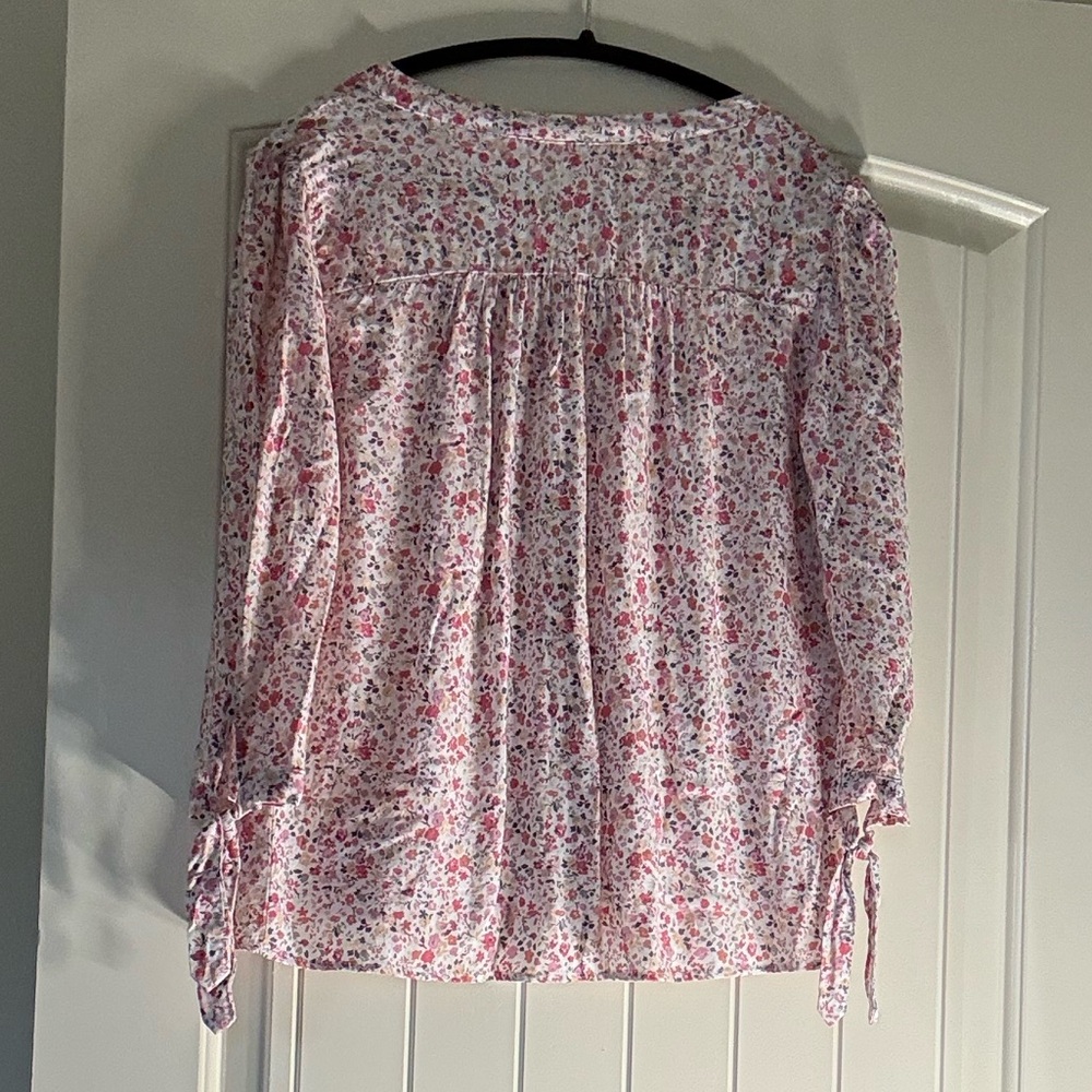 Rose and Thyme Floral Blouse - Picture 2 of 4